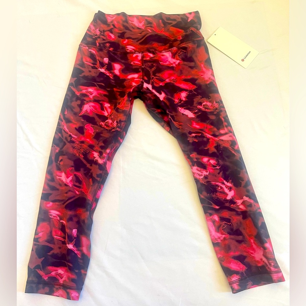NWT Lululemon 21” crop leggings